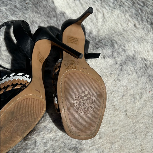 VINCE CAMUTO AMBRINNA
9.5 size - Picture 8 of 11